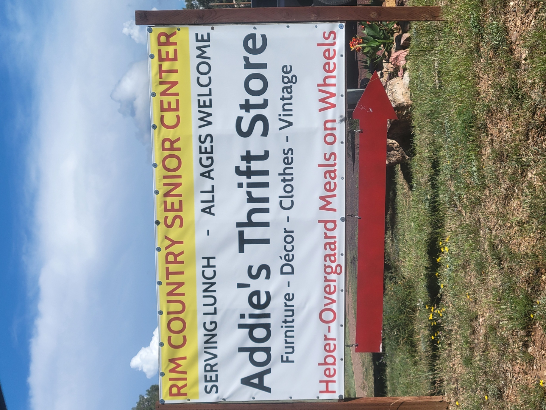 Outdoor Rim Country Senior Center sign for Addie’s Thrift Store, serving lunch and Heber–Overgaard Meals on Wheels